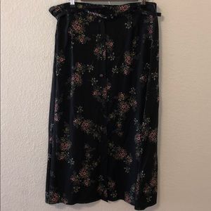 black floral maxi skirt Sag harbor XL